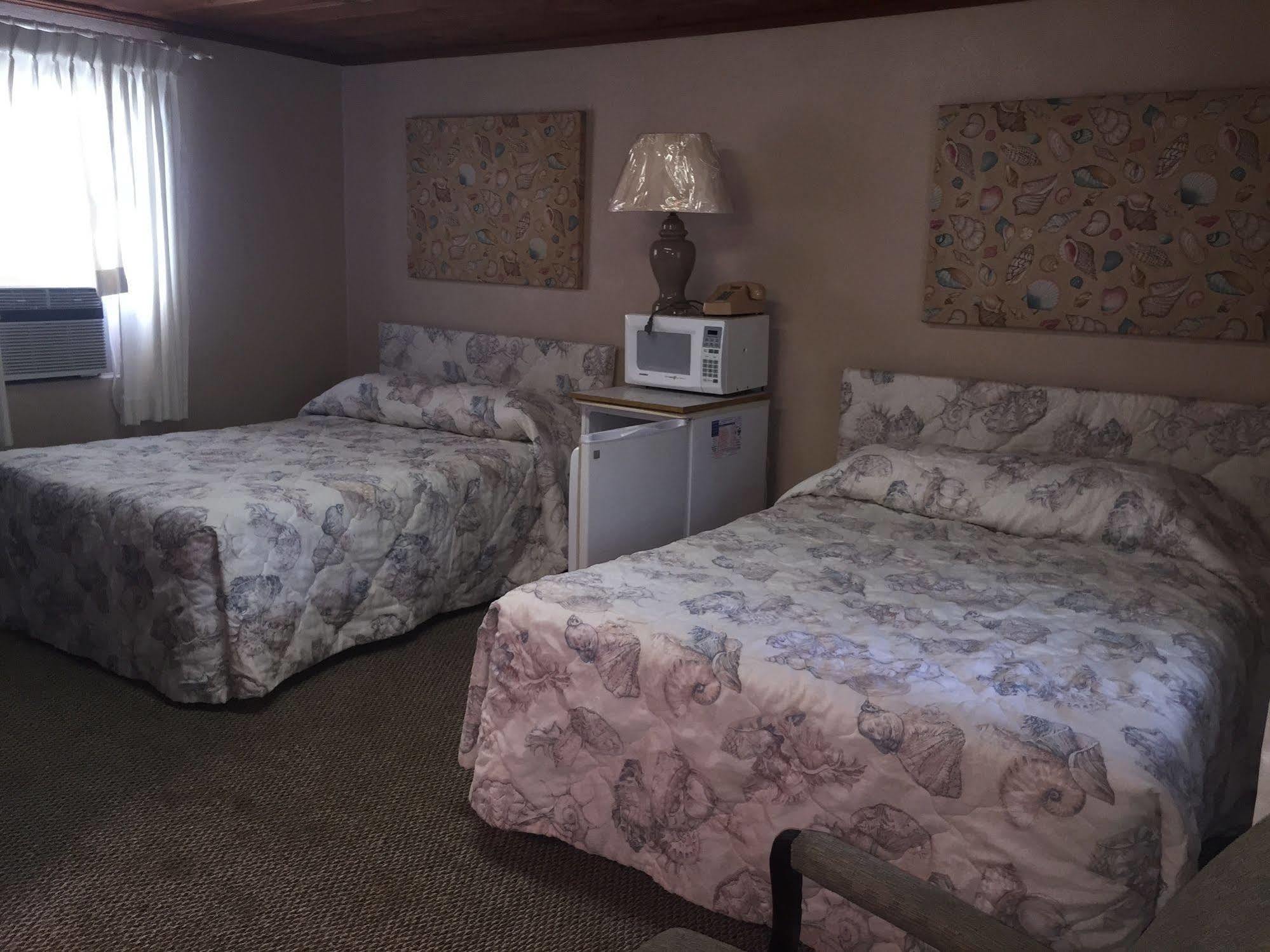 Captain'S Cove Motel Oak Island Eksteriør bilde
